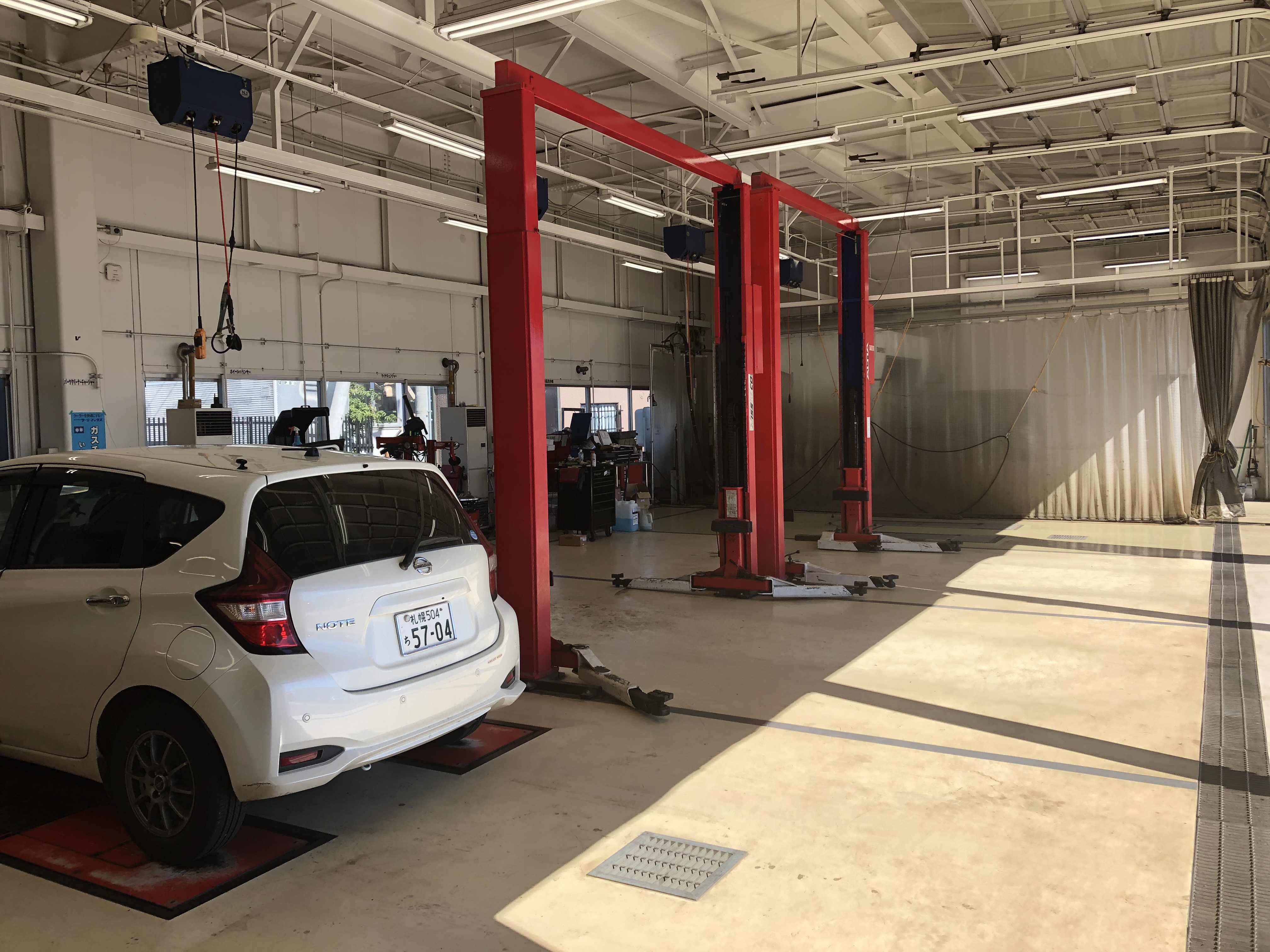 北海道日産自動車株式会社 東店 外観 内観写真